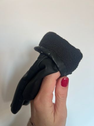 Guantes negros Mango