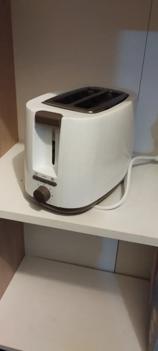 Tostadora blanca 2 ranuras TAURUS