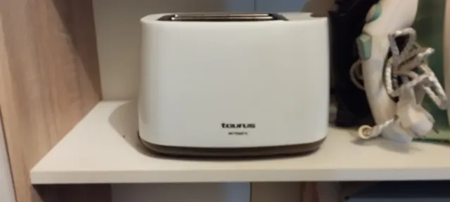 Tostadora blanca 2 ranuras TAURUS