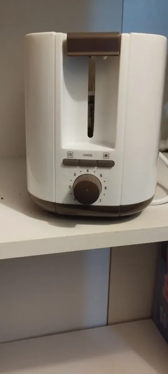 Tostadora blanca 2 ranuras TAURUS