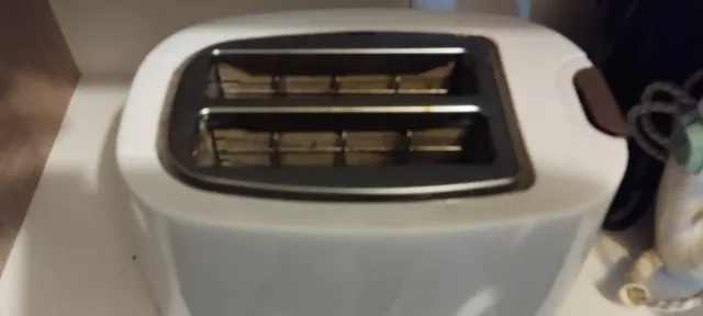 Tostadora blanca 2 ranuras TAURUS