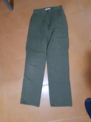 Pantalones cargo color verde botella