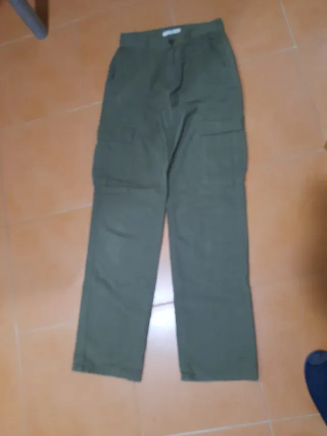 Pantalones cargo color verde botella