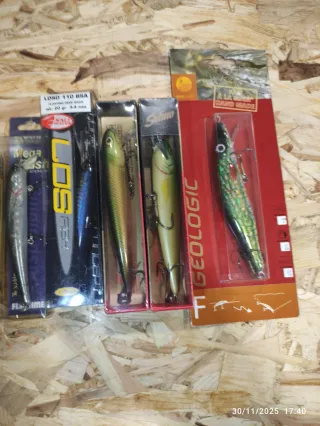 Señuelos de pesca variados