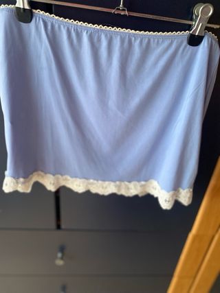 Falda corta Urban Outfitters azul y blanco