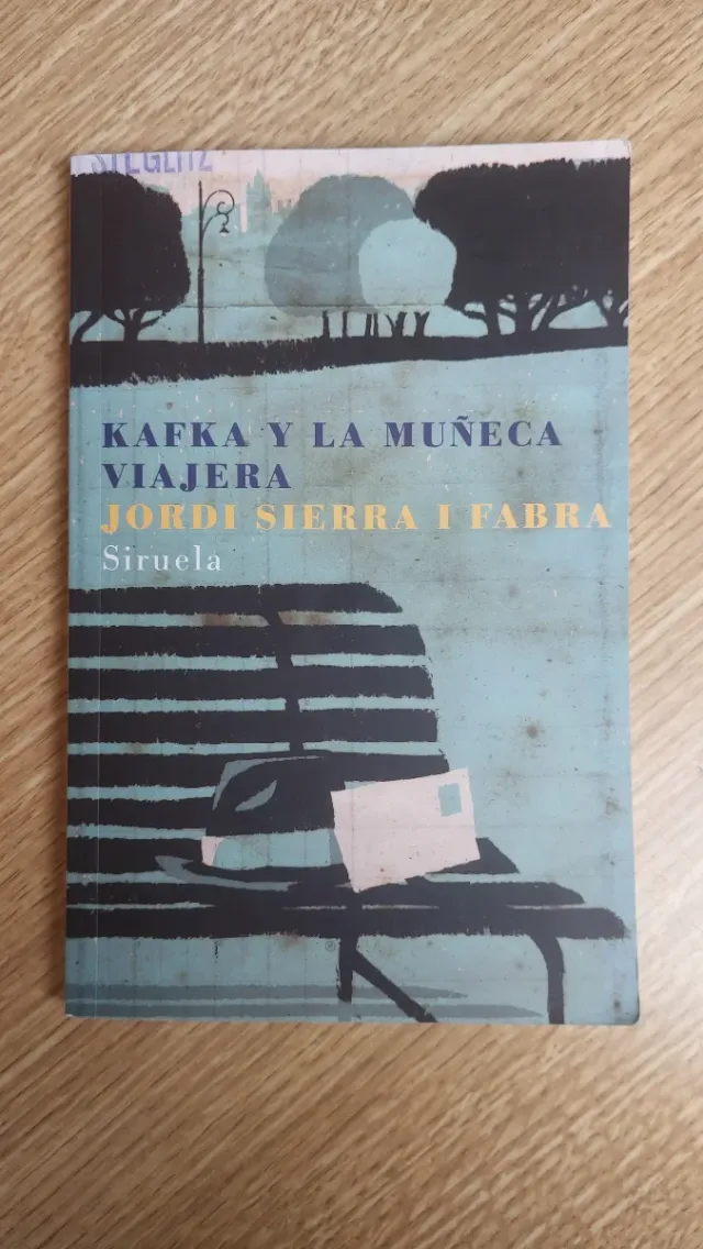 Kafka y la muñeca viajera (Las Tres Edades/ the...