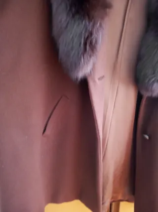 Cappotto Marrone con Collo Volpe