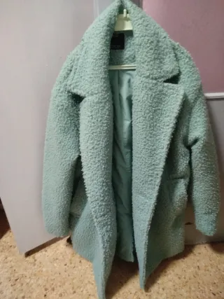 Abrigo , cazadora y pañuelos