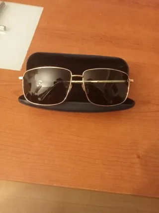 Gafas Cristal Verde Montura bañada en oro.