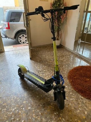 Patinete eléctrico y bicicleta