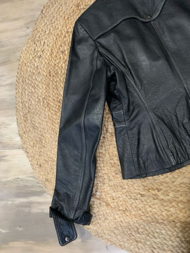 Chaqueta de piel vintage negra