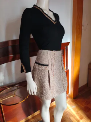 Falda Uterqüe Beige y Negra