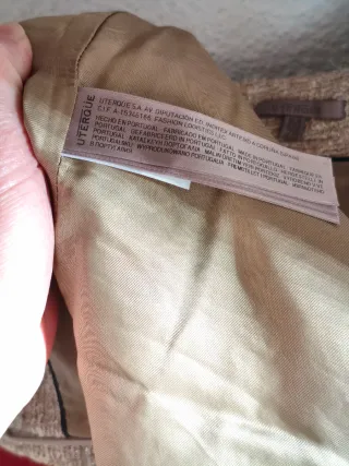 Falda Uterqüe Beige y Negra