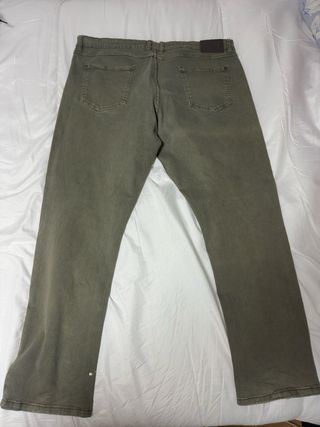 Pantalón recto hombre verde oliva