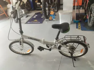 Bicicleta pieghevole bianca