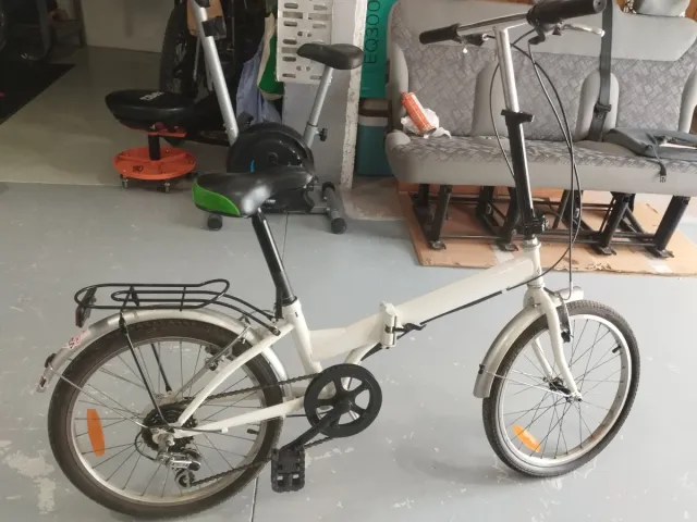 Bicicleta pieghevole bianca