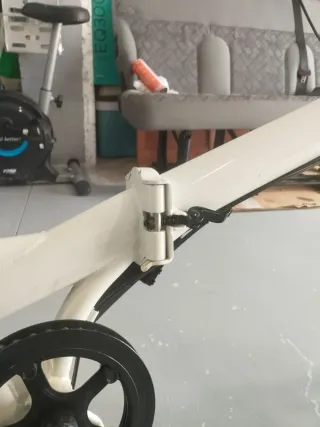 Bicicleta pieghevole bianca