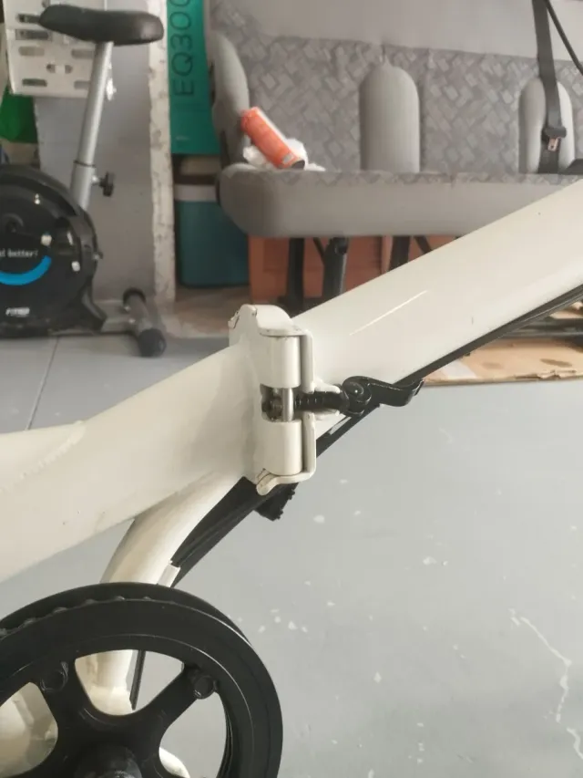 Bicicleta pieghevole bianca