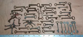 Set di chiavi antiche