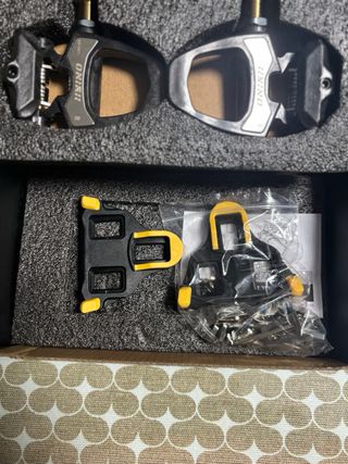 Pedales ONIRII Carbono Eje Titanio 32mm