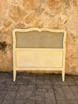 2 Cabeceros de madera con ratán