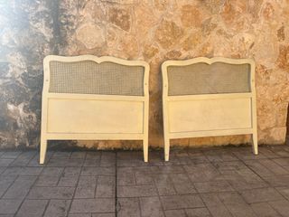 2 Cabeceros de madera con ratán