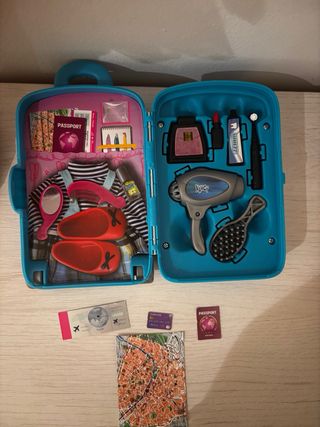 Muñeca Nancy París con maleta