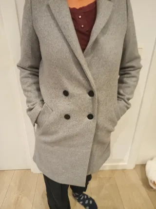 Abrigo gris doble botonadura