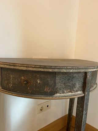 Tavolo consolle mezzaluna in metallo grigio