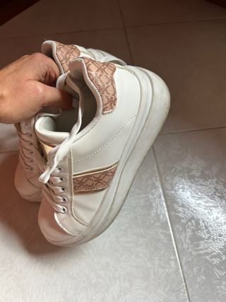 Scarpe sneakers bianche e oro n.36