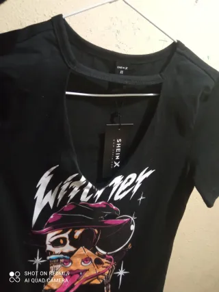 Camiseta SHEIN con estampado gráfico