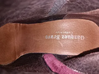 Botines de piel burdeos mujer