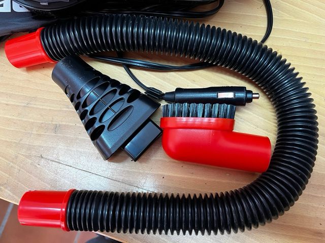 Aspiradora  coche Black&Decker Pivot Auto