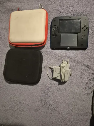 Nintendo 2DS Nero/Blu con giochi installati
