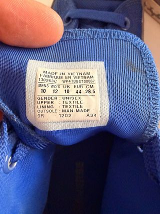 Zapatillas azules marca Converse