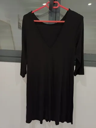 Vestido básico negro manga 3/4