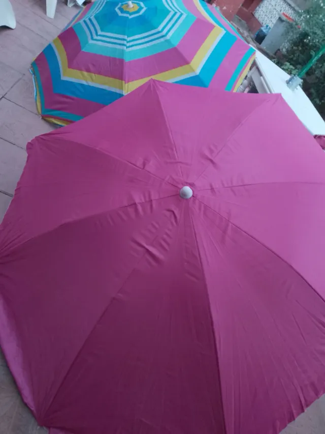 Ombrelloni da spiaggia multicolori