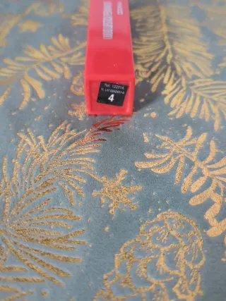 Líquido Labial Permanente Rojo.