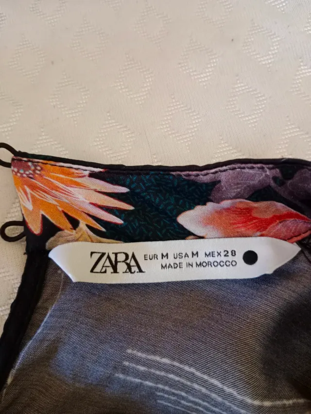 Vestido Zara floral negro multicolor