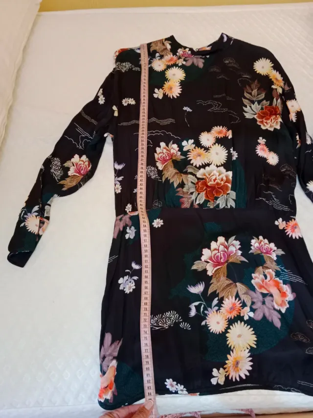 Vestido Zara floral negro multicolor
