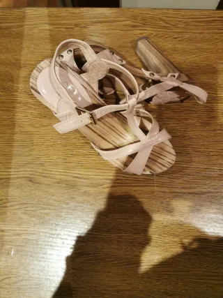 Sandalias tacón resina tipo madera. Tiras rosa 36