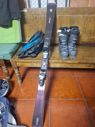 Esquís con fijaciones LOOK