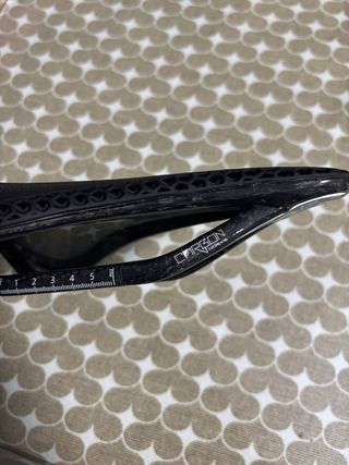 Sillín de bicicleta negro