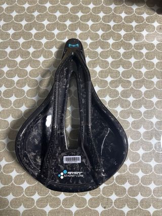 Sillín de bicicleta negro