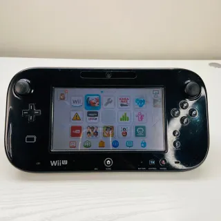 Nintendo Wii U Console + Gamepad + Gioco