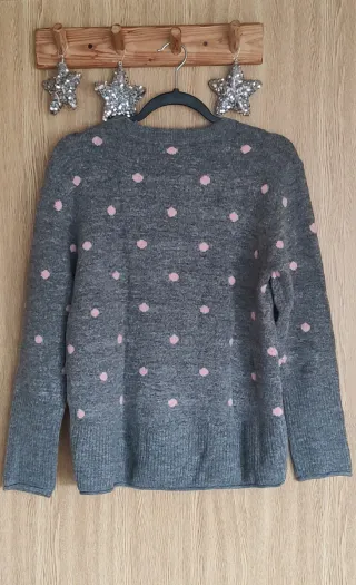 Jersey gris con lunares rosas