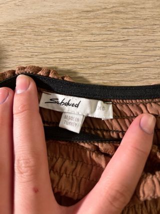 Top de Subdued marron