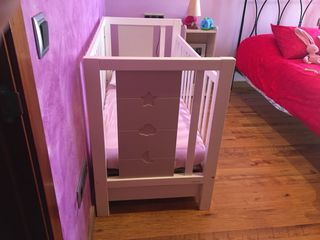 Cuna MICUNA blanca con detalles infantiles