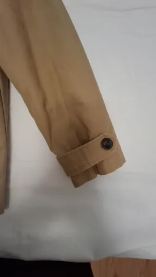 Chaqueta Stradivarius Beige Cuello Marrón