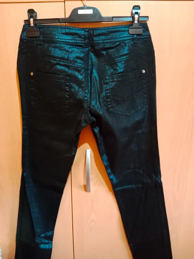 Pantalones negros brillantes talla XS